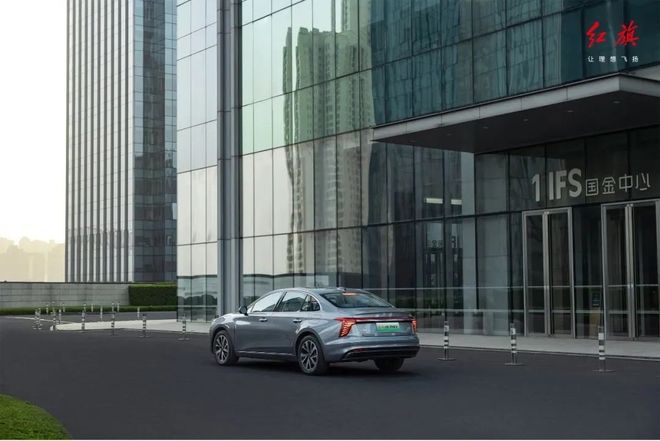 红旗H5 PHEV：“破局者”引领中国豪华品牌跃迁